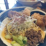 四川担々麺 赤い鯨 - 