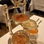 資生堂パーラー - これは何かしら？っておもっていたら、らっきょう  玉ねぎ みかんなどが入ってるもの、おしゃれ