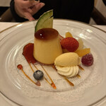 資生堂パーラー - 姉は  あなた！資生堂パーラー レストランといえば 絶対にプリンよ！  硬めのプリン  うわー懐かしい  カラメルのちょっとした苦味とあっていて、、、次は絶対プリンとおもいました！