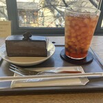 ショコラトリー プラン - チョコレートケーキ（名前失念）＆アイスコーヒー　¥1080
