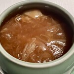 中国飯店 六本木店 - 鱶鰭の姿煮