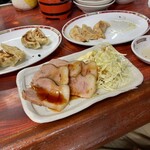 ぎょうざや - 焼豚(ハーフ)