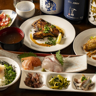 気軽な飲み会や宴会にぴったりの飲み放題付きコースが充実◎