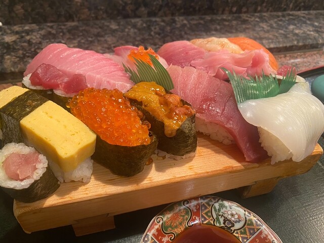 特上寿司 トロ特上ます寿司 | ます寿司屋ヒロ助 本店