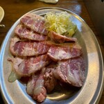 納屋橋 ホルモン - ネギ塩タン芯 330円