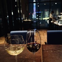 R restaurant & bar - 