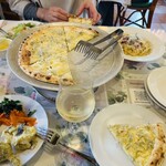 キャナリィ・ロウ - シラスのピザも大きくて、パスタはチーズをその場で好みの量迄掛けてくれます！