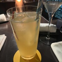 ザ タヴァン グリル＆ラウンジ - 