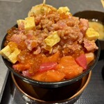 札幌海鮮丼専門店 すしどんぶり - 
