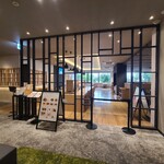 御食事処 みうま屋 - 店内からのお店の外観