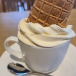 御食事処 みうま屋 - ソフトクリームのアップ