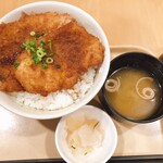 ガスト - 料理写真:たれカツ丼 味噌汁・漬物付き