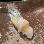 寿司栄 - ヒラメのえんがわ