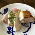 らあめん サンド - 鶏もも、むね2種、豚ロースのレアチャーシュー