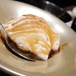 焼肉としゃぶしゃぶ 焼きしゃぶjp - デザート。お腹パンッパンッ。雪見だいふく風アイス、きなこと黒蜜がかかっていて別腹勢ならいけるやも