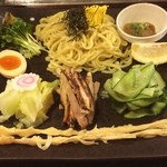 麺や庄の - 期間限定 冷やし煮干し中華
      きゅうりのスライスさっぱりだし、煮干しのジュレがすごくいい！濃いんだけど合うんだなー（≧∇≦）