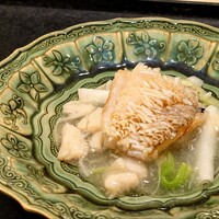 鮨 こん藤 - 甘鯛の松笠揚げ