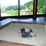 山見茶屋 - 阿蘇を見ながら、囲炉裏を囲む。