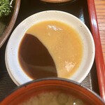 とんかつ稲 - 陰陽のソースがおいしい