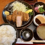 とんかつ稲 - 全景