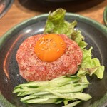 焼肉 静龍苑 - ユッケ