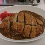 オニオン - 生パン粉を使った手仕込みポークカツカレー（750円）