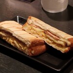 DEN - 特製ホットサンド