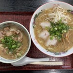 クーニャン - クーニャン雑炊250円　○クーニャンラーメン太麺600円