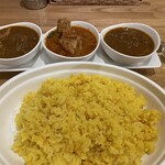 マッピーカレー - 料理写真:3種カレー950円(税込み)ドリンク付き