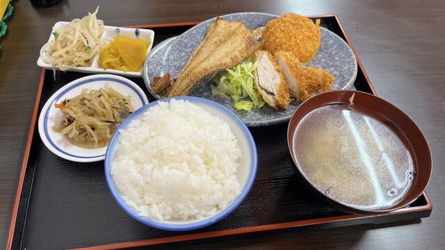 定食 おながま - 高瀬（食堂）の写真