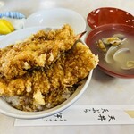 伊豆家 - 魚ぬき天丼（えび1、いか2）と味噌汁