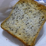 ミックスプラスベーカリー - 黒ゴマのハードトースト 6枚切 ¥260