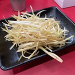 王道家直系 IEKEI TOKYO - ネギラーメン注文したら別皿でした