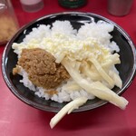 王道家直系 IEKEI TOKYO - ライスに無限ニンニク,マヨ,刻み生姜