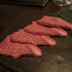 SATOブリアン - 宮崎牛のヒレ、長崎雲仙の卵ですき焼き風に1