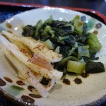 酒膳さくな - 漬物には島らっきょうが添えらえています