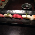 魚家 - 締めは、にぎり寿司5貫、美味しい！