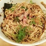 中華そば 閃 - 肉油そばRED　混ぜた後