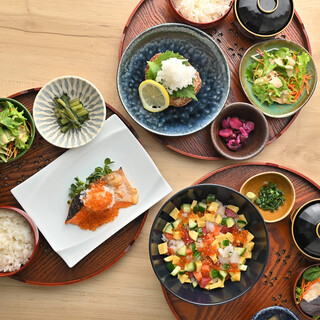 おかわり自由！炊きたてごはんでちょっと贅沢な和ランチ