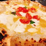 ピッツァ ジューシー - ジャッラ リコッタ