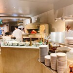 ピッツァ ジューシー - 内観