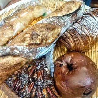 口コミ一覧 : パン家のどん助 （パンヤノドンスケ） - 東新宿/パン