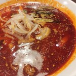 ぴょんぴょん舎 - ユッケジャン辛温麺（アップ）