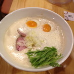 ふく流らーめん 轍 本町本店 - これだけきれいな豚骨ラーメンは観たことありません。