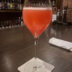 バー エイジング - ブラッドオレンジのカクテル