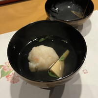 旬菜 おぐら家 - 海老真丈と若竹のお吸い物、出汁の香りがとても良い