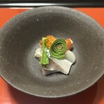 粋楽 - 前菜
　鯖の酢締め・フグの煮凝り・山菜の白酢かけ・車海老とイクラ