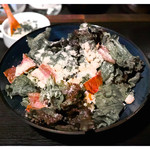 旬彩・DINING 貢 - ベーコンと温泉卵のシーザーサラダ