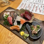 夜ノ焼魚 ちょーちょむすび - お刺身　特3点が六種盛りに‼︎