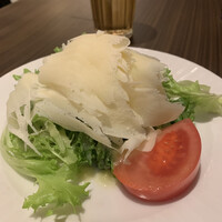 エノテカ ドォーロ 札幌店 - ＊ラスパドゥーラチーズのサラダ